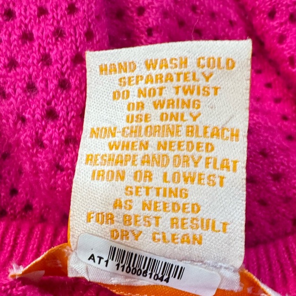 Sweet Romeo Vibrant Barbie Pink Long Sleeve Sweater size Medium - Picture 10 of 10